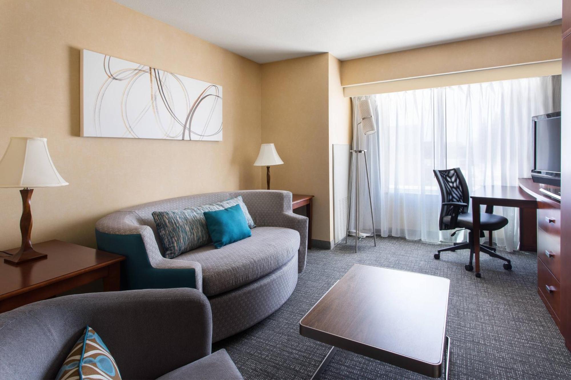 Courtyard By Marriott Cal Expo Hotel