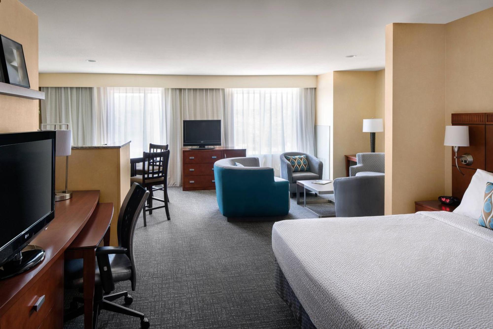 Courtyard By Marriott Cal Expo Hotel 3*