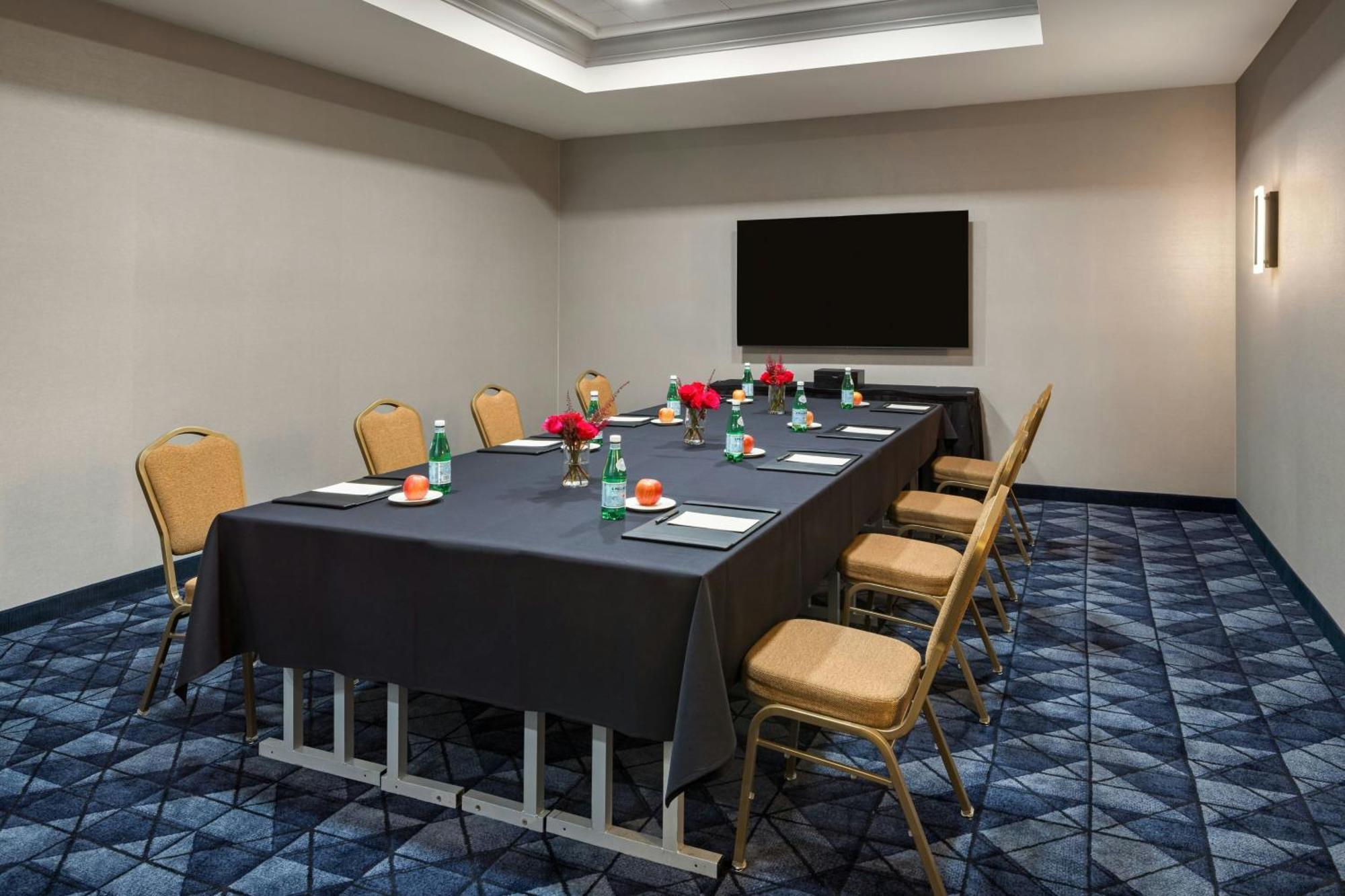 Courtyard By Marriott Cal Expo 3*