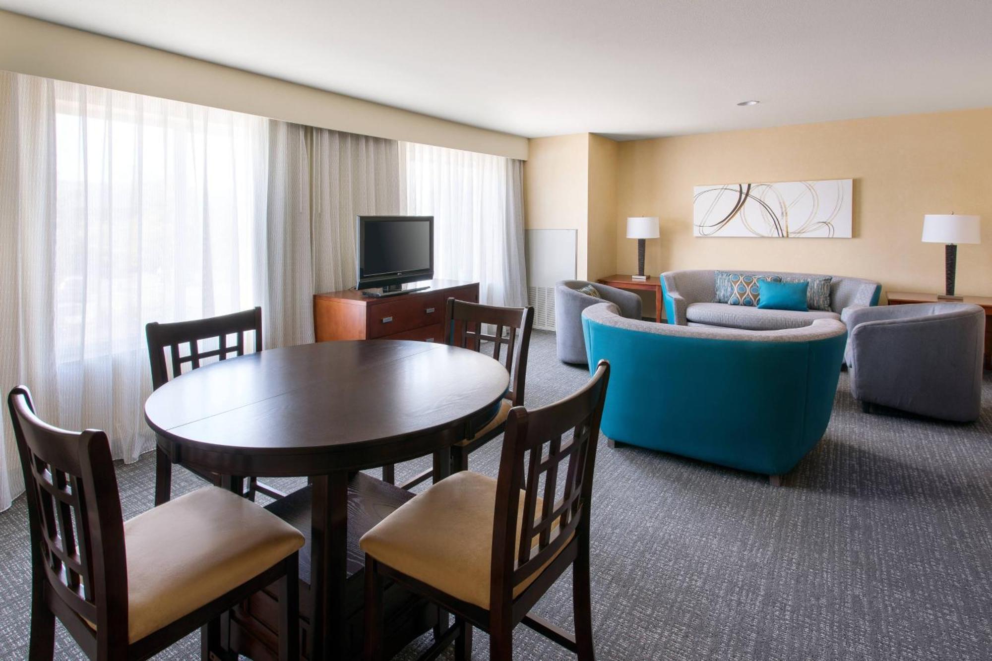 Hotel Courtyard By Marriott Cal Expo 3*